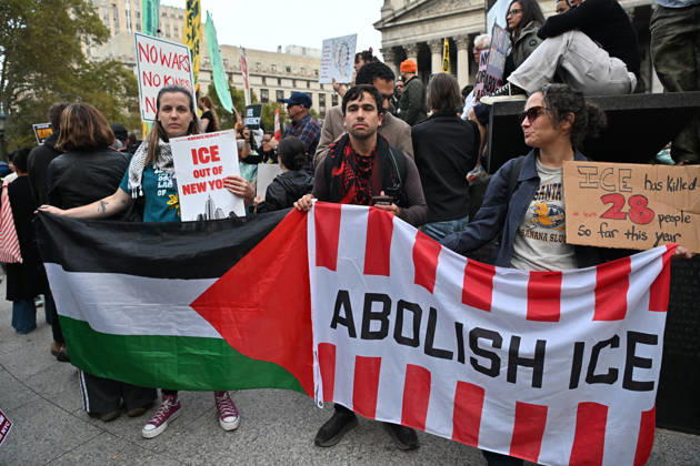 Protesters rally after ICE shooting of New York man in car with child inside NEW YORK, UNITED STATES - OCTOBER 9: A massive protest takes place at Foley Square , demanding the withdrawal of ICE from the city in New York, United States on October 9, 2026. The demonstration follows an incident yesterday in the Bronx where an ICE officer shot Oscar Belgal, a Dominican Republic national, in the neck while he was driving with a 5-year-old child in the vehicle. Waleed Zein Anadolu New York United States. Editorial use only. Please get in touch for any other usage. Copyright: x2026xAnadoluxWaleedxZeinx
