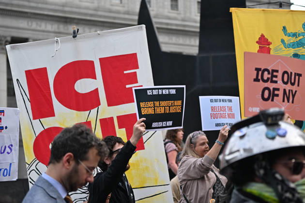 Protesters rally after ICE shooting of New York man in car with child inside NEW YORK, UNITED STATES - OCTOBER 9: A massive protest takes place at Foley Square , demanding the withdrawal of ICE from the city in New York, United States on October 9, 2026. The demonstration follows an incident yesterday in the Bronx where an ICE officer shot Oscar Belgal, a Dominican Republic national, in the neck while he was driving with a 5-year-old child in the vehicle. Waleed Zein Anadolu New York United States. Editorial use only. Please get in touch for any other usage. Copyright: x2026xAnadoluxWaleedxZeinx