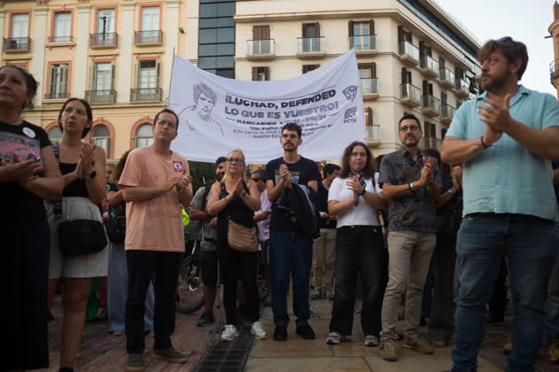 Protest in memory of Maricarmen in Malaga - 09 Oct 2026 A large banner with an image of Maricarmen is seen during a tribute and minute of silence in memory of Maricarmen Abascal, the 87-year-old woman who was evicted of her house and died in hospital a few days later. Thousands of people demand decent housing and to continue with the legacy of Maricarmen Abascal. Spain’s housing crisis has forced people to take to the streets, urging the Spanish government to take action and implement effective policies to regulate housing prices and protect vulnerable people. Malaga Spain Copyright: xJesusxMeridax xSOPAxImagesx 09102026_JMERIDA1-3