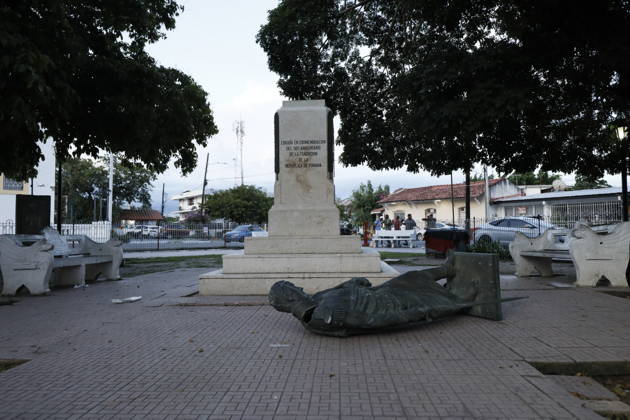 (261010) -- PANAMA CITY, Oct. 10, 2026 -- This photo taken on Oct. 9, 2026 shows a fallen statue after a strong earthquake in Penonome, central Cocle Province of Panama. A powerful earthquake and a series of strong aftershocks rattled Panama on Friday, sending residents into the streets, disrupting water supplies and briefly halting flights as the government mobilized emergency personnel and resources. The University of Panama s Institute of Geosciences measured the initial quake at magnitude 7.2. It struck at 12:56 p.m. local time (1756 GMT) at a depth of 4 kilometers. By 5:30 p.m. local time, more than 40 earthquakes had been recorded, including over a dozen with magnitudes above 5.0. A quake at 3:25 p.m. had a magnitude of 6.9. (Photo 