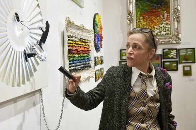 Anna Thalbach at the opening of the M A R X Bande’s 4th pop-up exhibition at the GlogauAIR Gallery in Berlin, October 9, 2026 Foto:xM.xBehrensx xFuturexImagex marxbande_6015