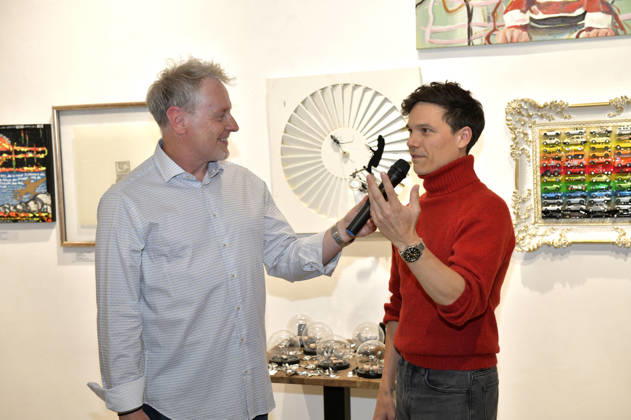 Stefan Pinnow and Sebastian Urzendowsky at the opening of the M A R X Bande’s 4th pop-up exhibition at the GlogauAIR Gallery in Berlin, October 9, 2026 Foto:xM.xBehrensx xFuturexImagex marxbande_6039