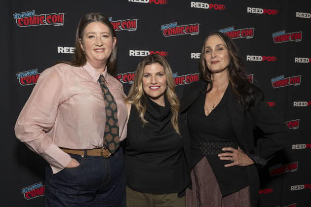 October 9, 2026, New York, New York, USA: MACKENZIE DONALDSON, KAT SANDLER and CARRIE ANNE MOSS attend the press room for YAGA on AMC Plus during New York Comic Con at Jacob Javits Convention Center in New York. 9 October 2026 New York USA - ZUMAa265 20261009_zep_a265_007 Copyright: xEricxAcquayex