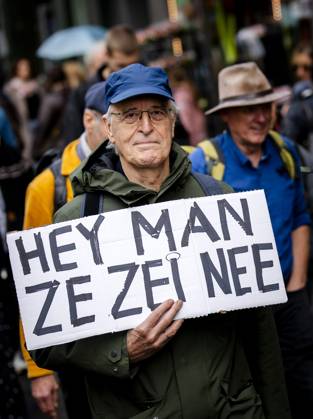 AMSTERDAM - Participants in the Men s March are campaigning for safety for all women. During the demonstration, men are called upon to ensure a culture in which everyone is safe. SEM VAN DER WAL ANP netherlands out - belgium out Copyright: xx x572003606x originalFilename: 572003606