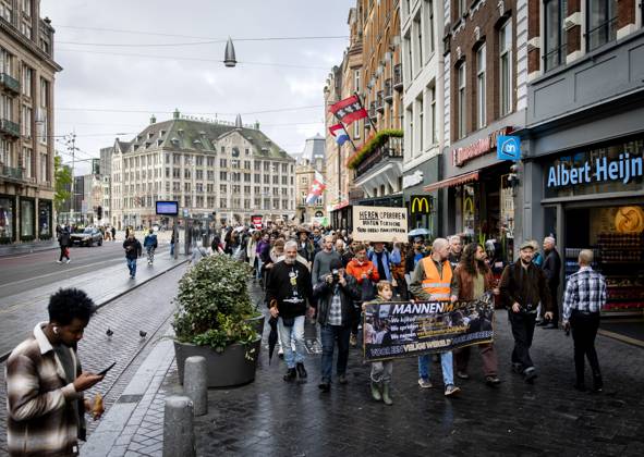 AMSTERDAM - Participants in the Men s March are campaigning for safety for all women. During the demonstration, men are called upon to ensure a culture in which everyone is safe. SEM VAN DER WAL ANP netherlands out - belgium out Copyright: xx x572003769x originalFilename: 572003769