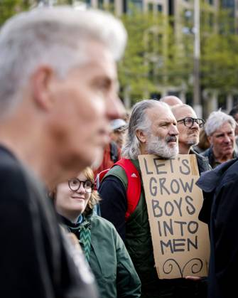 AMSTERDAM - Participants in the Men s March are campaigning for safety for all women. During the demonstration, men are called upon to ensure a culture in which everyone is safe. SEM VAN DER WAL ANP netherlands out - belgium out Copyright: xx x572003792x originalFilename: 572003792