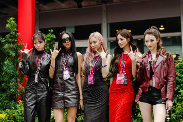 2026 Formula 1 Singapore Grand Prix - Sprint - Celebrities MEOVV Paddock on SATURDAY during the 2026 FORMULA 1 SINGAPORE AIRLINES SINGAPORE GRAND PRIX 2026 at MARINA BAY STREET CIRCUIT SINGAPORE on October 10, 2026. Photo by Tan Jun Da ABACAPRESS.COM Singapore Singapore  Copyright: xJunxDaxTan ABACAx