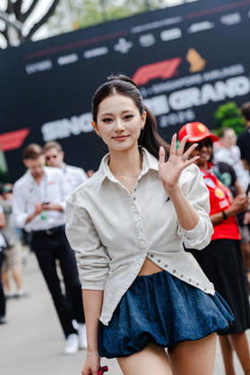 2026 Formula 1 Singapore Grand Prix - Sprint - Celebrities Chou Tzu-yu TWICE Singer of Atlassian Williams F1 Team Paddock on SATURDAY during the 2026 FORMULA 1 SINGAPORE AIRLINES SINGAPORE GRAND PRIX 2026 at MARINA BAY STREET CIRCUIT SINGAPORE on October 10, 2026. Photo by Tan Jun Da ABACAPRESS.COM Singapore Singapore  Copyright: xJunxDaxTan ABACAx