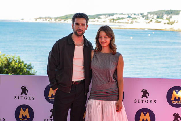 Photocall for the film *Apocalipsis Z: Nuevo Mundo* at the Sitges Film Festival. Actors Carlos Alcaide and Júlia Martínez during the photocall for the film *Apocalipsis Z: Nuevo Mundo* at the Sitges Film Festival on October 10, 2026, in Sitges, Barcelona, Catalonia, Spain. The film is the sequel to *Apocalipsis Z: The Beginning of the End*, and is based on the trilogy by Galician author Manel Loureiro. October 10, 2026, Sitges, Barcelona, Catalonia, Sitges, Barcelona, Catalonia, Spain  Copyright: xAlbertoxParedesx 7834526