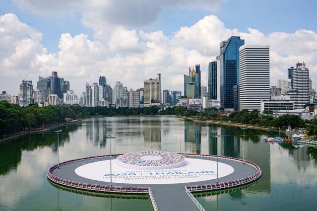 News Bilder des Tages Thailand Prepares to Host 2026 IMF - World Bank Group Annual Meetings BANGKOK, THAILAND, OCTOBER 10, 2026: Promotional displays and banners for the 2026 Annual Meetings of the International Monetary Fund (IMF) and the World Bank Group are seen at the Queen Sirikit National Convention Center (QSNCC) in Bangkok, ahead of the meetings scheduled for October 12 - 18. The event will bring together international finance leaders, policymakers and representatives from member countries. Bangkok Thailand Copyright: x xWatsawatxKoktabtimx xJNAxPressx