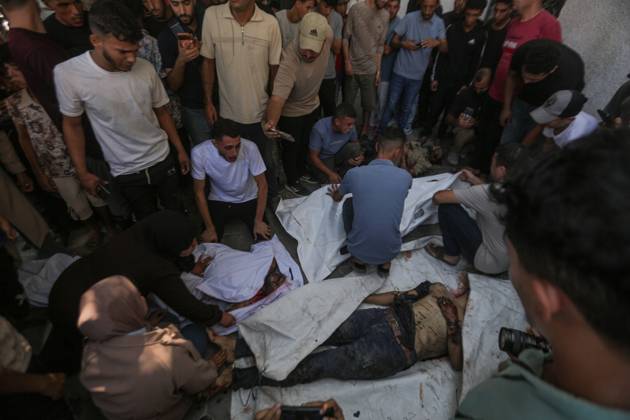 RECORD DATE NOT STATED Palestinians Targeted in Western Gaza City (INT) Palestinians Targeted in Western Gaza City. OCTOBER 10, 2026, Gaza, Palestine: A group of Palestinians was targeted in western Gaza City. Further details about casualties were not immediately available. Credit: Hashem Zimmo TheNews2(Foto: Hashem Zimmo Thenews2 imago images) Palestinians Targeted in Western Gaza City  Copyright: xHashemxZimmox