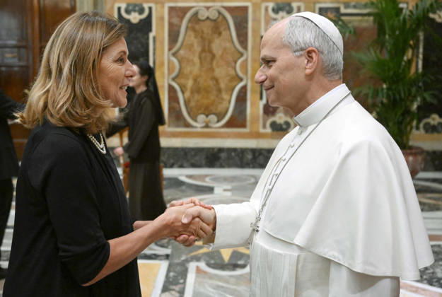 Pope Leo XIV Meets With Directors Of World’s Largest Museums - Vatican Pope Leo XIV greets Barbara Jatta, first woman director of the Vatican Museums, during a meeting with the directors of the largest art and culture museums around the world at the Vatican, on October 10, 2026. Speaking to members of the Bizot Group, which brings together directors of the world’s largest museums, Pope Leo stressed the importance of works of art as a means of ‘safeguarding a heritage that belongs to all humanity.’ Photo by (EV) Simone Risoluti Vatican Medial ABACAPRESS.COM Rome Copyright: xABACAx