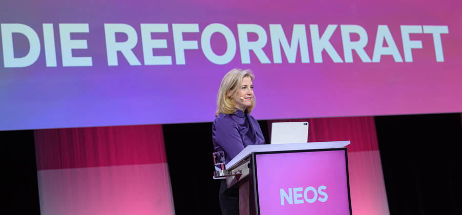 photonews in Linz, October 10, 2026 NEOS General Assembly at Design Center Linz NEOS has chosen Saving Within the System as the theme for the meeting PHOTO: Foreign Minister Beate Meinl Reisinger, NEOS NEOS General Asse