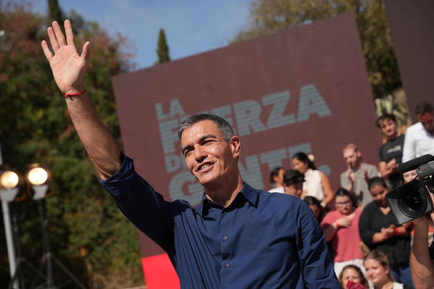 Pedro Sánchez Participates in the First Pre-Campaign Event in Dos Hermanas, Seville. The Secretary-General of the PSOE and President of the Government, Pedro Sánchez, participated in the first pre-campaign event for the November 29 elections on October 10, 2026, in Dos Hermanas, Seville, Andalusia, Spain October 10, 2026 María José Ló Dos Hermanas, Seville Dos Hermanas, Seville Spain  Copyright: xMariaxJosÃ xLopezx 7834678