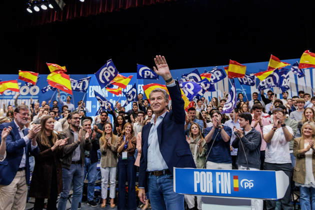 The PP Holds a Pre-Campaign Event at IFEMA Alberto Núnez Feijóo, president of the Popular Party (PP), during a pre-campaign event for the PP at IFEMA on October 10, 2026, in Madrid, Spain. The PP held its first pre-campaign event today for the general elections on November 29 (29N). Feijóo attended this event alongside the president of the Community of Madrid and the mayor of the capital. OCTOBER 10, 2026. Carlos Lujá. Madrid, Madrid, Spain.  Copyright: xCarlosxLujanx 7834699
