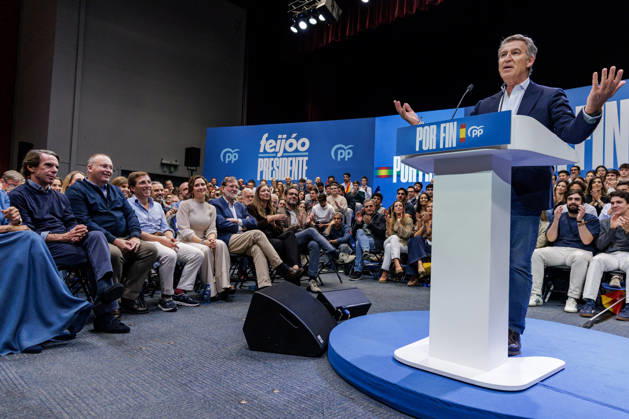 The PP Holds a Pre-Campaign Event at IFEMA Alberto Núnez Feijóo, president of the Popular Party (PP), during a pre-campaign event for the PP at IFEMA on October 10, 2026, in Madrid, Spain. The PP held its first pre-campaign event today for the general elections on November 29 (29N). Feijóo attended this event alongside the president of the Community of Madrid and the mayor of the capital. OCTOBER 10, 2026. Carlos Lujá. Madrid, Madrid, Spain.  Copyright: xCarlosxLujanx 7834701