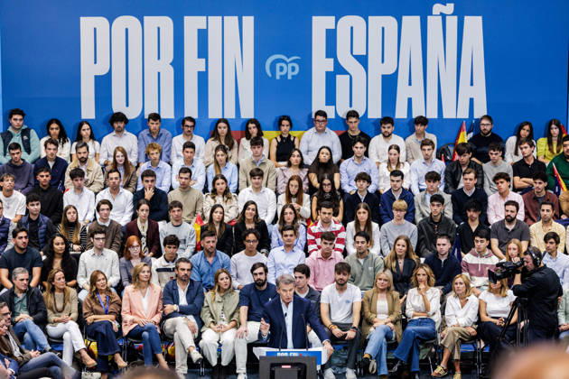 The PP Holds a Pre-Campaign Event at IFEMA Alberto Núnez Feijóo, president of the Popular Party (PP), during a pre-campaign event for the PP at IFEMA on October 10, 2026, in Madrid, Spain. The PP held its first pre-campaign event today for the general elections on November 29 (29N). Feijóo attended this event alongside the president of the Community of Madrid and the mayor of the capital. OCTOBER 10, 2026. Carlos Lujá. Madrid, Madrid, Spain.  Copyright: xCarlosxLujanx 7834708