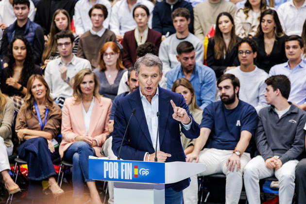 The PP Holds a Pre-Campaign Event at IFEMA Alberto Núnez Feijóo, president of the Popular Party (PP), during a pre-campaign event for the PP at IFEMA on October 10, 2026, in Madrid, Spain. The PP held its first pre-campaign event today for the general elections on November 29 (29N). Feijóo attended this event alongside the president of the Community of Madrid and the mayor of the capital. OCTOBER 10, 2026. Carlos Lujá. Madrid, Madrid, Spain.  Copyright: xCarlosxLujanx 7834709