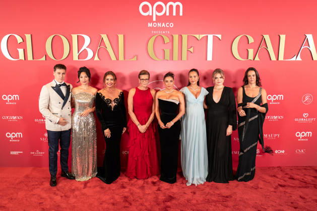 Photocall from the 2nd Global Gift Gala in Monaco: Louis Ducruet, Marie Ducruet, Maria Bravo, Princess Stéphanie of Monaco, Eva Longoria, Alexandra Leclerc, Camille Gottlieb, and Pauline Ducruet attend the 2nd Monaco Global Gift Gala photocall at the Hotel de Paris on October 9, 2026, in Monaco, Monaco. Photo by Laurent Coust Starface 460363 2026 10 09 Monaco Monaco Copyright: xLaurentxCoustx xStarfacex STAR_460363_011