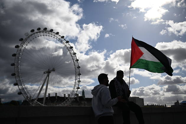 Pro-Palestine protest in London LONDON, UNITED KINGDOM - OCTOBER 10: People attend a pro-Palestine protest demanding to halt arms sales and impose sanctions to Israel, in London, United Kingdom on October 10, 2026. Rasid Necati Aslim Anadolu London United Kingdom. Editorial use only. Please get in touch for any other usage. Copyright: x2026xAnadoluxRasidxNecatixAslimx