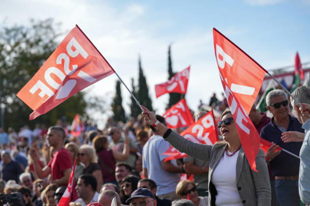 Pedro Sánchez Participates in the First Pre-Campaign Event in Dos Hermanas, Seville Pre-campaign event for the November 29 elections On October 10, 2026, in Dos Hermanas, Seville, Andalusia, Spain The event was also attended by the secretary-general of the PSOE in Andalusia, María Jesús Montero, and the mayor of Dos Hermanas and secretary of organization for the PSOE in Andalusia, Francisco Rodríguez October 10, 2026 María José Ló Dos Hermanas, Seville Dos Hermanas, Seville, Spain  Copyright: xMariaxJosÃ xLopezx 7834784