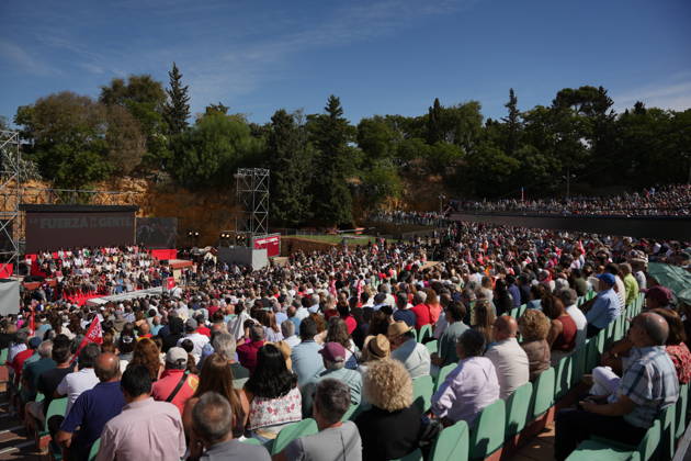 Pedro Sánchez Participates in the First Pre-Campaign Event in Dos Hermanas, Seville. The Secretary-General of the PSOE and President of the Government, Pedro Sánchez, attended the first pre-campaign event for the November 29 elections on October 10, 2026, in Dos Hermanas, Seville, Andalusia, Spain. The event was also attended by the Secretary-General of the PSOE, María Jesús Montero, and the mayor of Dos Hermanas and Secretary of Organization of the PSOE, Francisco Rodríguez. October 10, 2026. María José Ló. Dos Hermanas, Seville. Dos Hermanas, Seville, Spain.  Copyright: xMariaxJosÃ xLopezx 7834801