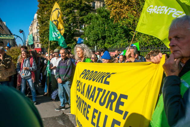 Environmental Activists Protest EU Pesticide Regulation - Paris Environmental organizations including Greenpeace, Cancer Colere, Collectif de soutien aux victimes des pesticides, Confédération paysanne, Avenir Sante Environnement and Medecins du Monde gather at Place de l Europe in Paris, France on October 10, 2026, to oppose the EU s proposed Omnibus X regulation that would extend pesticide approval durations, with activists warning the text would increase exposure to hazardous substances for humans, ecosystems, food and territories. Photo by ABACAPRESS.COM  Copyright: xPrezatxDenis ABACAx