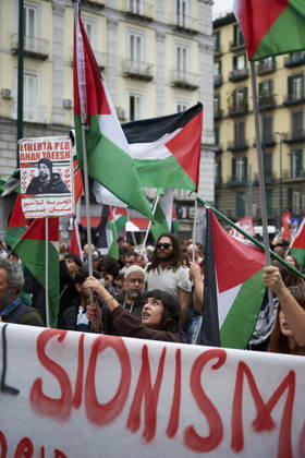 Pro-Palestine protests in Naples NAPLES, ITALY - OCTOBER 10: People take part in a protest during the Global Day of Action for Palestine in defence of the Palestinian people, to call for an arms embargo and sanctions against Israel in Naples, on October 10, 2026. Eliano Imperato Anadolu Naples Italy. Editorial use only. Please get in touch for any other usage.  Copyright: x2026xAnadoluxElianoxImperatox