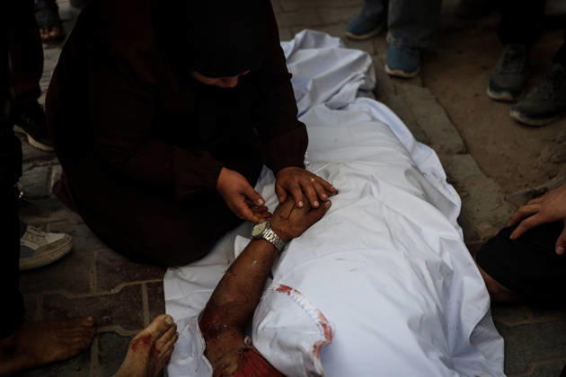 Israeli army continues attacks on Gaza despite ceasefire GAZA CITY, GAZA, PALESTINE - OCTOBER 10: Palestinians mourn after losing their loved ones in an Israeli attack on Gaza City, as Israeli army continues its attacks on the Gaza Strip despite the ceasefire, in Gaza City, Palestine, on October 10, 2026. The bodies of those killed in the attack were brought to Al-Shifa Hospital. Abdalhkem Abu Riash Anadolu Gaza City Gaza. Editorial use only. Please get in touch for any other usage. Copyright: x2026xAnadoluxAbdalhkemxAbuxRiashx
