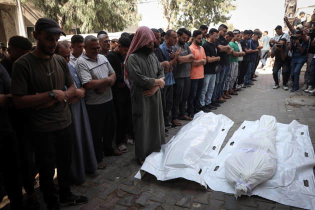 Israeli army continues attacks on Gaza despite ceasefire GAZA CITY, GAZA, PALESTINE - OCTOBER 10: Palestinians mourn after losing their loved ones in an Israeli attack on Gaza City, as Israeli army continues its attacks on the Gaza Strip despite the ceasefire, in Gaza City, Palestine, on October 10, 2026. The bodies of those killed in the attack were brought to Al-Shifa Hospital. Abdalhkem Abu Riash Anadolu Gaza City Gaza. Editorial use only. Please get in touch for any other usage. Copyright: x2026xAnadoluxAbdalhkemxAbuxRiashx