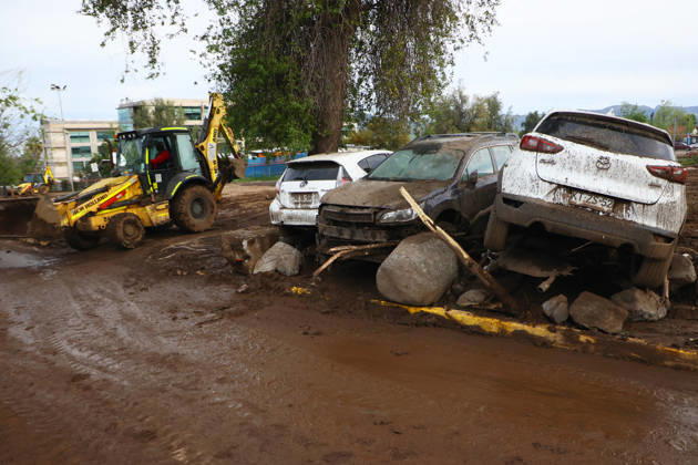 Santiago, October 10, 2026: Roadwork is underway following the flash flood that affected the Las Condes district. Dragomir Yankovic, Aton Chile, Santiago, Chile. Aton 1198309 Copyright: DRAGOMIRxYANKOVIC ATONxCHILE