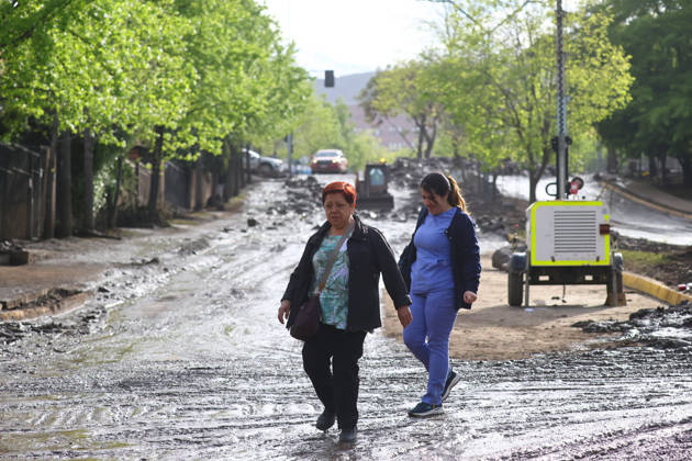 Santiago, October 10, 2026: Roadwork is underway following the flood that affected the municipality of Las Condes. Dragomir Yankovic, Aton Chile, Santiago, Chile. Aton 1198323 Copyright: DRAGOMIRxYANKOVIC ATONxCHILE