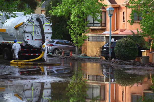 Santiago, October 10, 2026: Roadwork is underway following the flood that affected the Las Condes district. Dragomir Yankovic, Aton Chile, Santiago, Chile. Aton 1198325 Copyright: DRAGOMIRxYANKOVIC ATONxCHILE