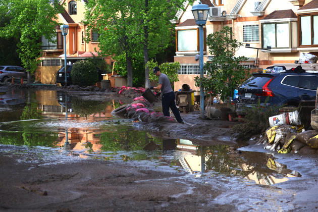 Santiago, October 10, 2026: Roadwork is underway following the flood that affected the Las Condes district. Dragomir Yankovic, Aton Chile, Santiago, Chile. Aton 1198326 Copyright: DRAGOMIRxYANKOVIC ATONxCHILE