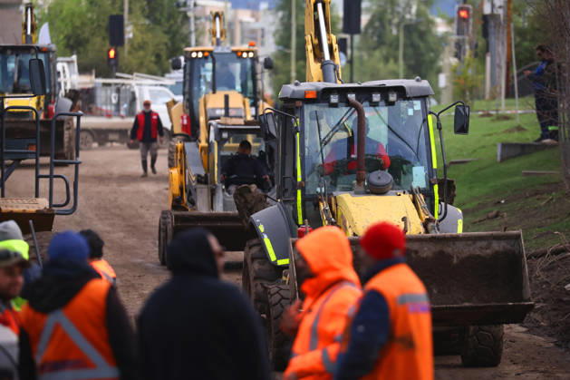 Santiago, October 10, 2026: Roadwork is underway following the flood that affected the Las Condes district. Dragomir Yankovic, Aton Chile, Santiago, Chile. Aton 1198335 Copyright: DRAGOMIRxYANKOVIC ATONxCHILE