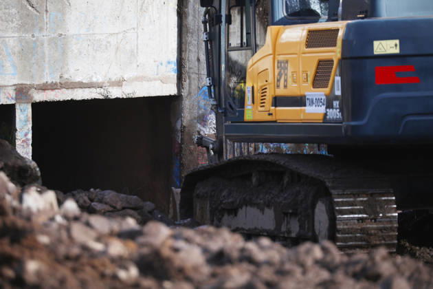 Santiago, October 10, 2026: Roadwork is underway following the flash flood that affected the Las Condes district. Dragomir Yankovic, Aton Chile, Santiago, Chile. Aton 1198318 Copyright: DRAGOMIRxYANKOVIC ATONxCHILE
