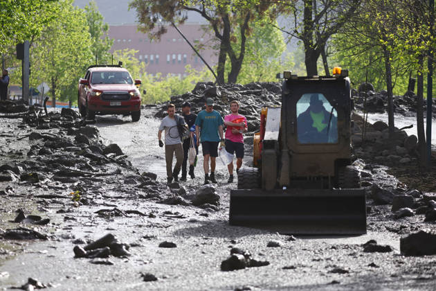 Santiago, October 10, 2026: Roadwork is underway following the flood that affected the Las Condes district. Dragomir Yankovic, Aton Chile, Santiago, Chile. Aton 1198321 Copyright: DRAGOMIRxYANKOVIC ATONxCHILE
