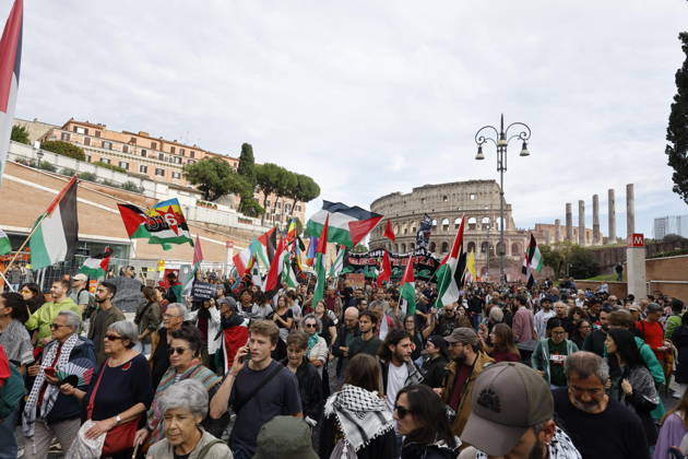 October 10, 2026, Rome, ITALY: People participate in a protest organized by the Palestinian Students Movement for Palestine in Rome, Italy, 10 October 2026 . ANSA FABIO FRUSTACI Rome ITALY - ZUMAa110 20261010_zaf_a110_011 Copyright: xFabioxFrustacix