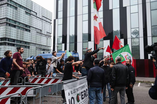 IPA89501865 - Milan: A rally organized by the Lega under the slogan A Safer Milan, Stop the Social Centers against the Lambretta Social Center on Via Rizzoli. In the photo: Protests during the demonstration Copyright: xAlessandroxBremecx xx IPA89501865