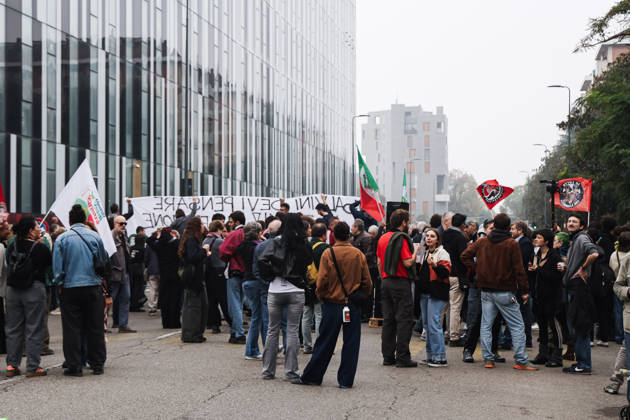 IPA89501933 - Milan: A rally organized by the Lega under the slogan A Safer Milan, Stop the Social Centers against the Lambretta Social Center on Via Rizzoli. In the photo: Protests during the demonstration Copyright: xAlessandroxBremecx xx IPA89501933