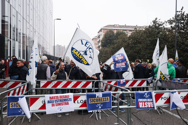 IPA89501887 - Milan: A Lega rally titled A Safer Milan, Stop the Social Centers protesting the Lambretta Social Center on Via Rizzoli. In the photo: A scene from the demonstration Copyright: xAlessandroxBremecx xx IPA89501887