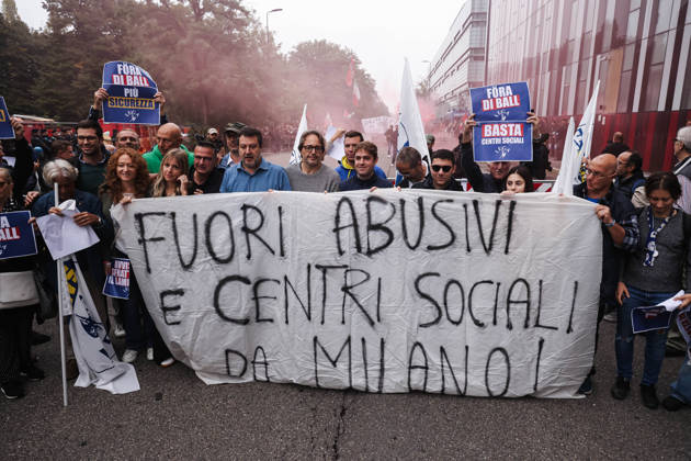 IPA89501890 - Milan: A League rally titled A Safer Milan, Stop the Social Centers against the Lambretta Social Center on Via Rizzoli. In the photo: A scene from the demonstration Copyright: xAlessandroxBremecx xx IPA89501890