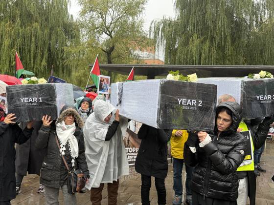Demonstrators march in Stockholm to show solidarity with Palestinians STOCKHOLM, SWEDEN - OCTOBER 10: Demonstrators march to draw attention to the situation in Palestine and mark the third anniversary of the war in Gaza, on October 10, 2026, in Stockholm, Sweden. Atila Altuntas Anadolu Stockholm Sweden. Editorial use only. Please get in touch for any other usage. Copyright: x2026xAnadoluxAtilaxAltuntasx