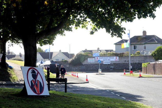 Police remain at Drumcree Church after Orange Order march ban PORTADOWN, NORTHERN IRELAND - OCTOBER 10: Police remain stationed outside Drumcree Church following the end of the Garvaghy Road standoff after Northern Ireland Secretary of State Chris Bryant banned the Orange Order march in Portadown, County Armagh, Northern Ireland, on October 10, 2026. Bryant said the decision was made in the interests of peace after talks between the Portadown District Lodge and Garvaghy Road residents failed to reach an agreement. Conor Mcccaughley Anadolu Portadown Ireland. Editorial use only. Please get in touch for any other usage. Copyright: x2026xAnadoluxConorxMcccaughleyx