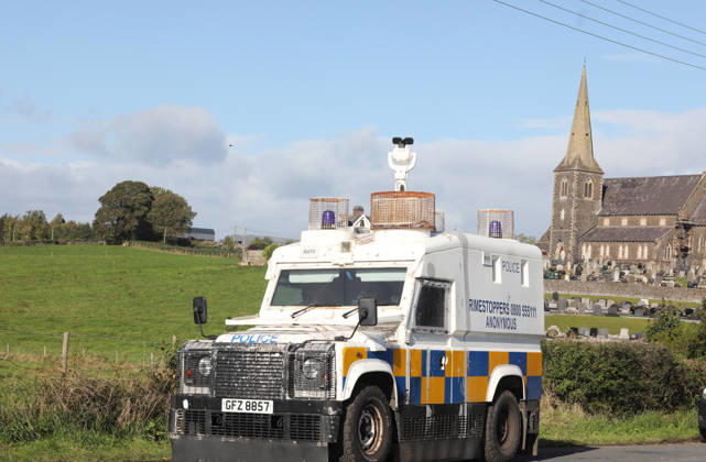 Police remain at Drumcree Church after Orange Order march ban PORTADOWN, NORTHERN IRELAND - OCTOBER 10: Police remain stationed outside Drumcree Church following the end of the Garvaghy Road standoff after Northern Ireland Secretary of State Chris Bryant banned the Orange Order march in Portadown, County Armagh, Northern Ireland, on October 10, 2026. Bryant said the decision was made in the interests of peace after talks between the Portadown District Lodge and Garvaghy Road residents failed to reach an agreement. Conor Mcccaughley Anadolu Portadown Ireland. Editorial use only. Please get in touch for any other usage. Copyright: x2026xAnadoluxConorxMcccaughleyx