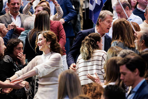 The PP Holds a Pre-Campaign Event at IFEMA Alberto Núnez Feijóo, president of the Popular Party (PP), and Isabel Díaz Ayuso, president of the Community of Madrid, during a pre-campaign event for the Popular Party (PP) at IFEMA on October 10, 2026, in Madrid, Spain. The PP held its first pre-campaign event today for the general elections on November 29 (29N). Feijóo attended this event alongside the president of the Community of Madrid and the mayor of the capital. October 10, 2026. Carlos Lujá, Madrid, Madrid, Spain. Copyright: xCarlosxLujanx 7835140