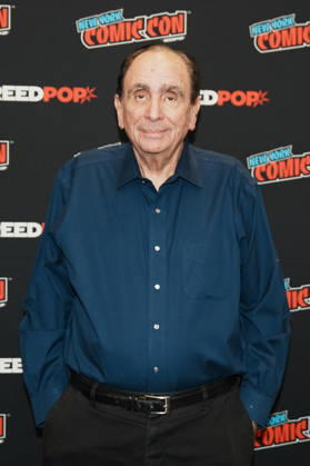 October 10, 2026, New York, New York, USA: Author R.L. STINE stands for a photo as Tubi presents R.L. Stine s Pumpkin 2 at the 2026 NY Comic Con at the Javits Center on October 10, 2026 in New York. New York USA  - ZUMAb148 20261010_zap_b148_024 Copyright: xBryanxSmithx