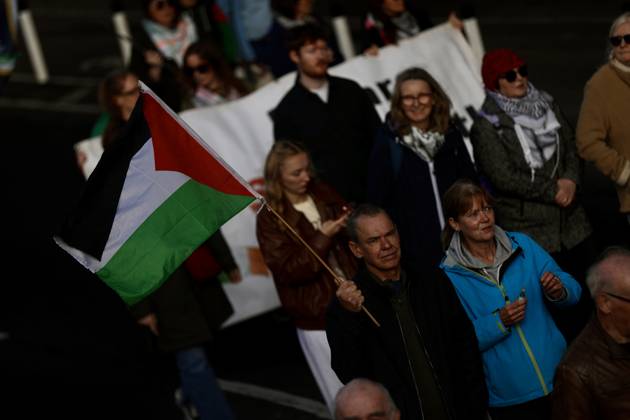 Thousands of pro-Palestine demonstrators gather in Dublin DUBLIN, IRELAND - OCTOBER 10: Thousands of pro-Palestine demonstrators gather in Dublin, Ireland, on October 10, 2026, for a national march marking three years since the October 7 attacks and the subsequent war in Gaza. Organized by the Ireland-Palestine Solidarity Campaign, the protest calls for sanctions against Israel and greater action by the Irish government, with demonstrators marching from the Garden of Remembrance towards the Dail. Mostafa Darwish Anadolu Dublin Ireland. Editorial use only. Please get in touch for any other usage. Copyright: x2026xAnadoluxMostafaxDarwishx
