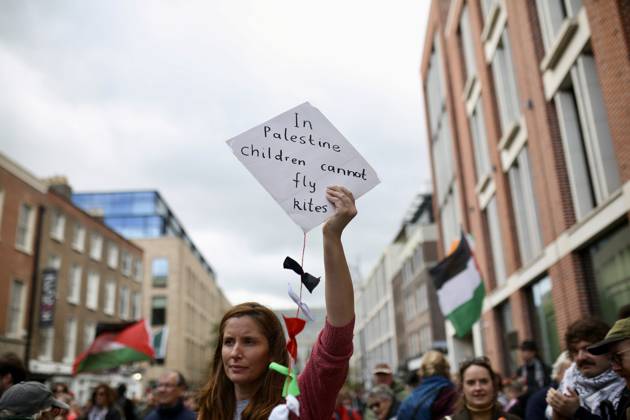 Thousands of pro-Palestine demonstrators gather in Dublin DUBLIN, IRELAND - OCTOBER 10: Thousands of pro-Palestine demonstrators gather in Dublin, Ireland, on October 10, 2026, for a national march marking three years since the October 7 attacks and the subsequent war in Gaza. Organized by the Ireland-Palestine Solidarity Campaign, the protest calls for sanctions against Israel and greater action by the Irish government, with demonstrators marching from the Garden of Remembrance towards the Dail. Mostafa Darwish Anadolu Dublin Ireland. Editorial use only. Please get in touch for any other usage. Copyright: x2026xAnadoluxMostafaxDarwishx