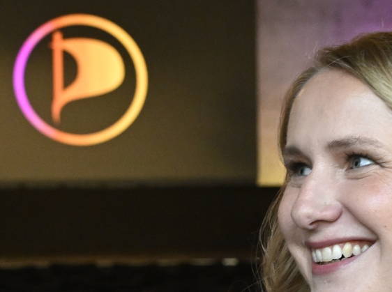 The two-day elections to municipal assemblies ended in the Czech Republic together with the first round of the elections to one-third of the Senate, at 2:00 p.m. on October 10, 2026. On the photo: Tereza Nieslerova, the Pirate Party s candidate for Mayor of Prague, speaks with reporters at the Pirate Party s campaign headquarters in Prague. (CTKxPhoto MichalxKrumphanzl) CTKPhotoP2026101005264  CTKPhotoP2026101005264